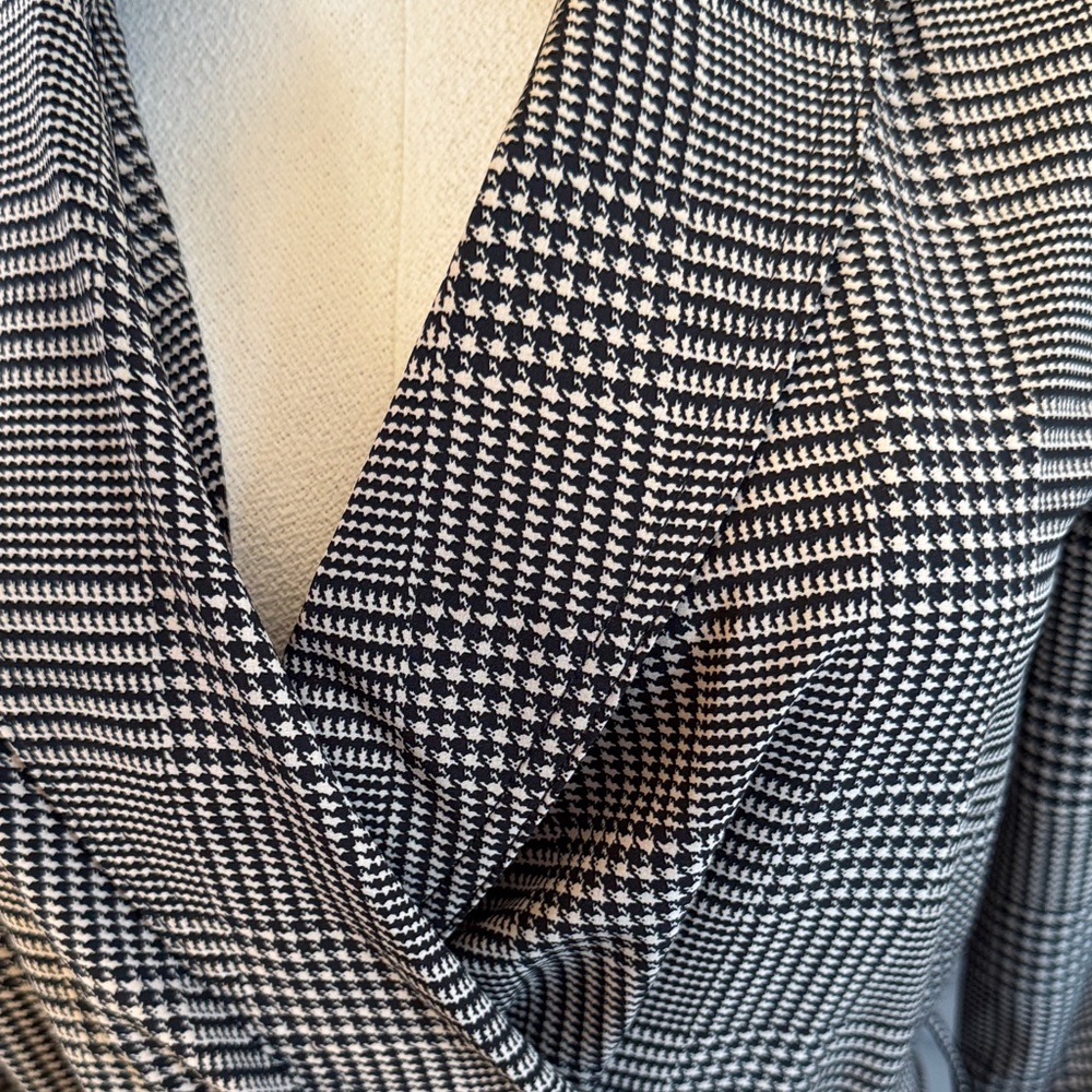 Calvin Klein Black and cream Herringbone pattern Wrap Dress~very classy! - Picture 8 of 13